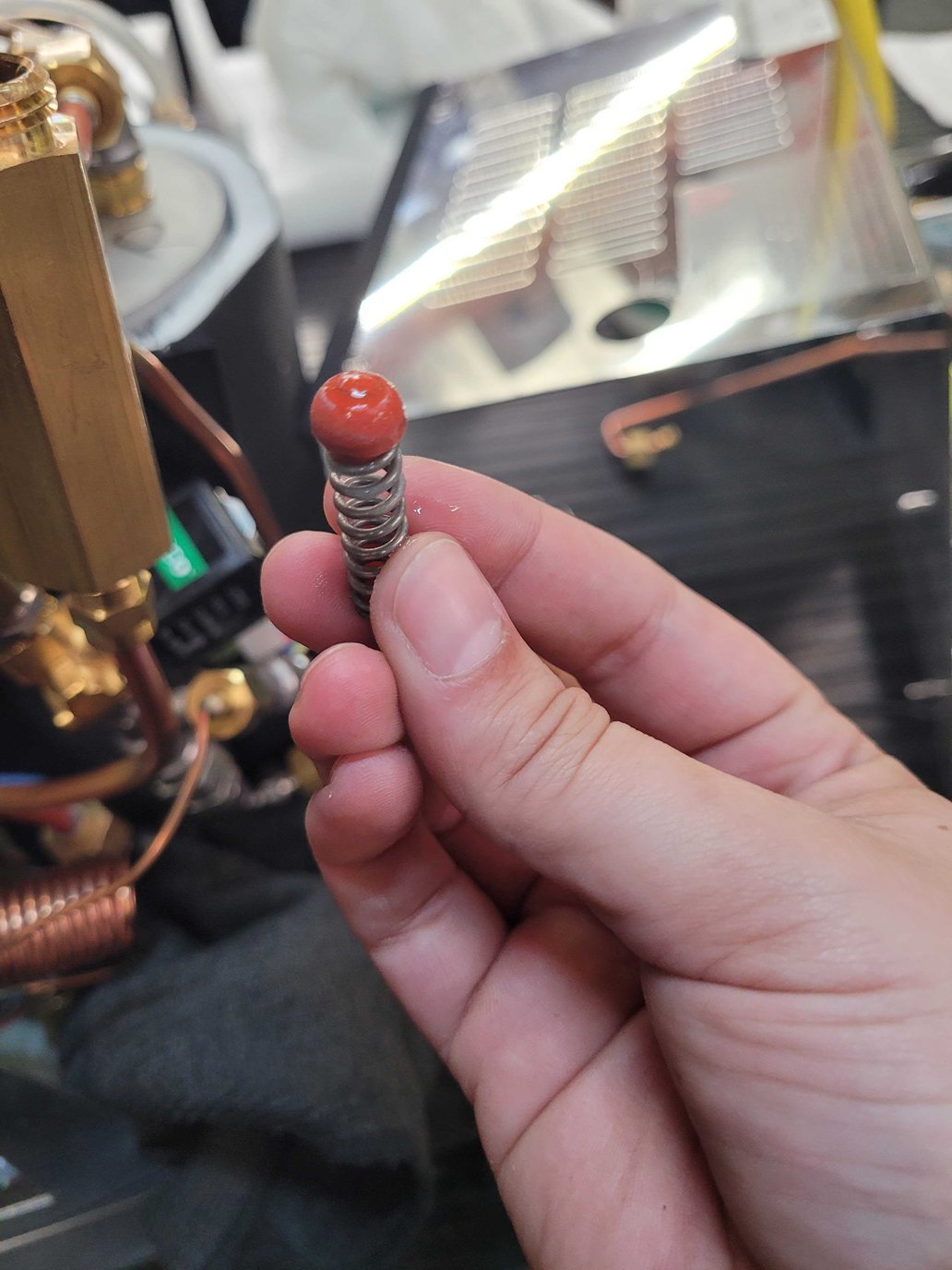 LUCCA X58 Cleaning/Replacing the Expansion Valve Seat Gasket